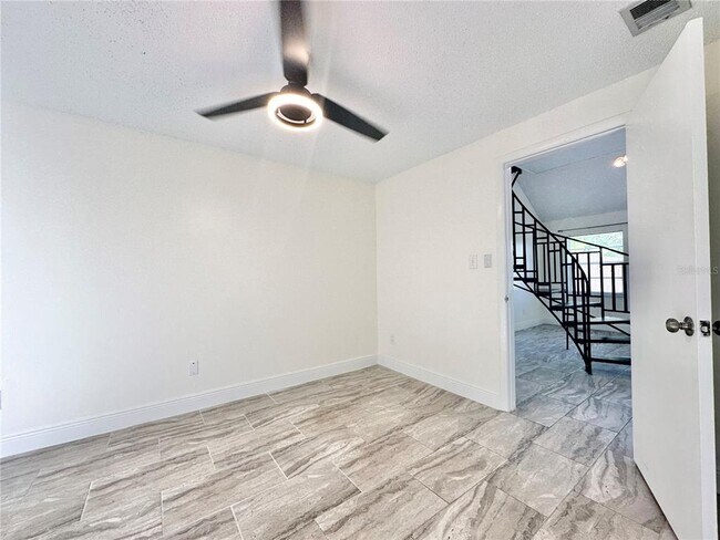 Building Photo - 122 S Bulova Dr