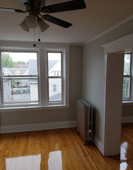 Building Photo - 11 Farrington Ave