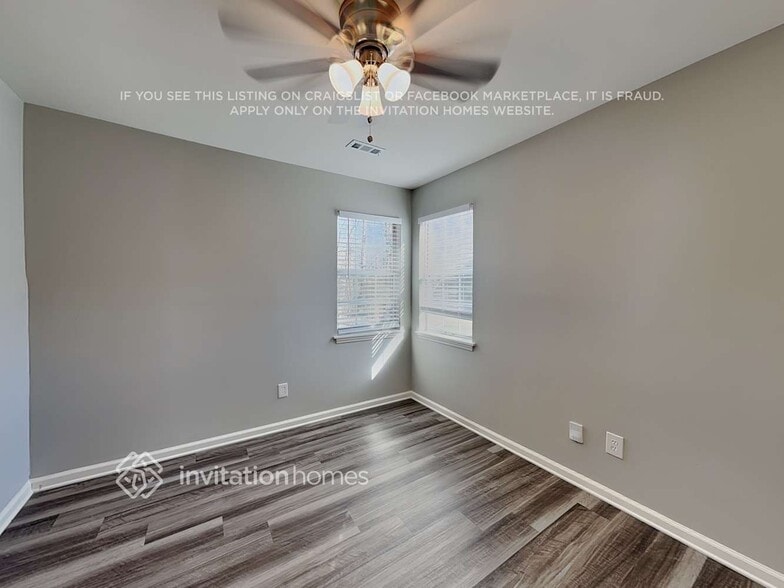 Building Photo - 9821 Stephen Thompson Ln