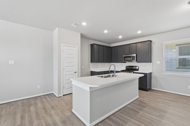 Building Photo - 10406 Milford Wds Ln