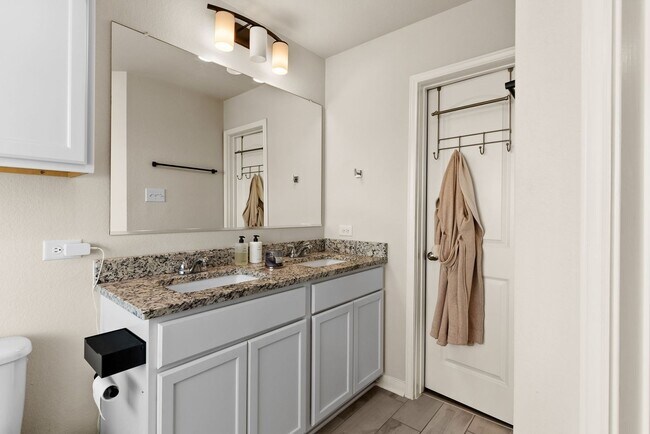 Building Photo - 9612 Caemlyn Cv