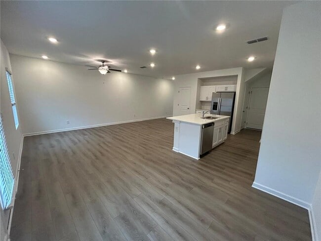 Building Photo - 207 Kinship Dr