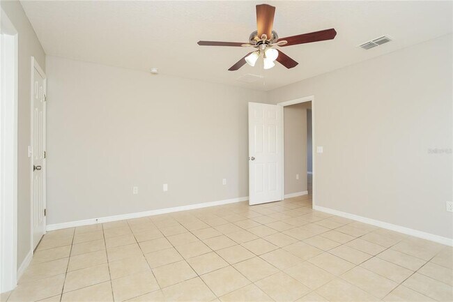 Building Photo - 350 Lauderdale Ct