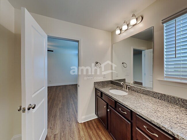 Building Photo - 269 Makenna Dr