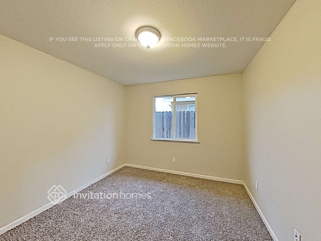 Building Photo - 405 3rd St