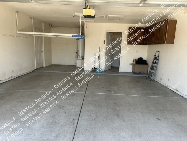 Building Photo - 8768 W Berridge Ln