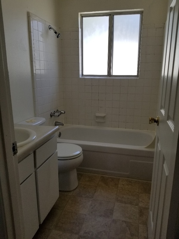 Building Photo - 1112 SW 5th St