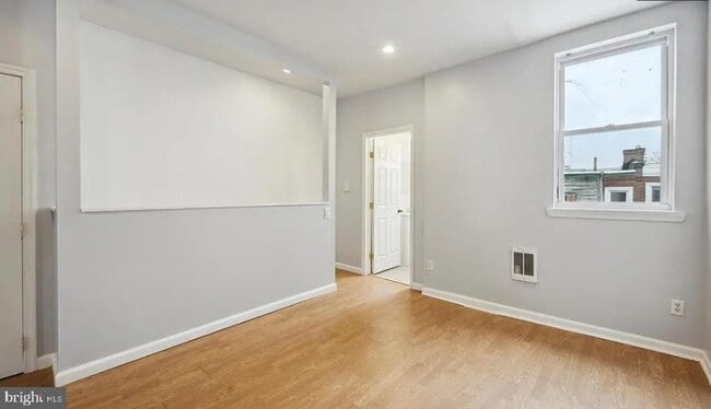 Building Photo - 1402 N Newkirk St