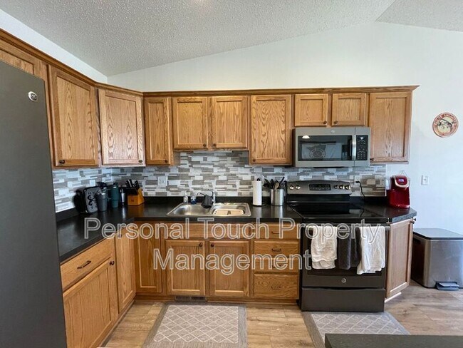Building Photo - 2580 5th St W