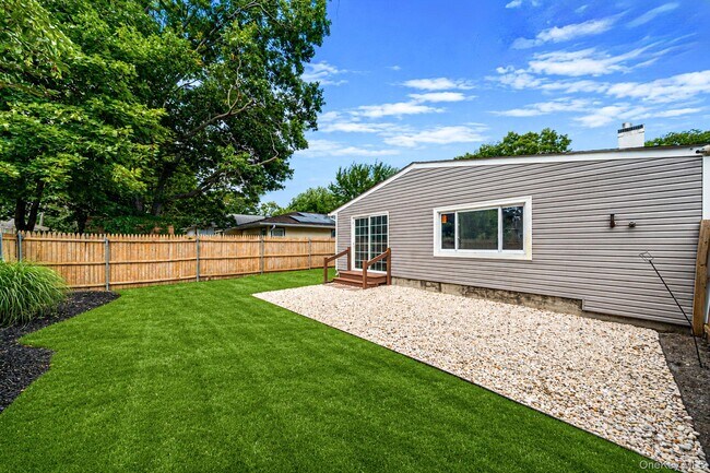 Building Photo - 28 Ashwood Dr