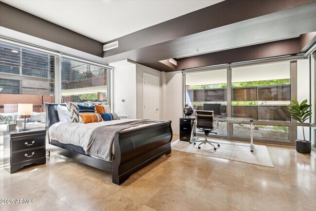 Building Photo - 7161 E Rancho Vista Dr