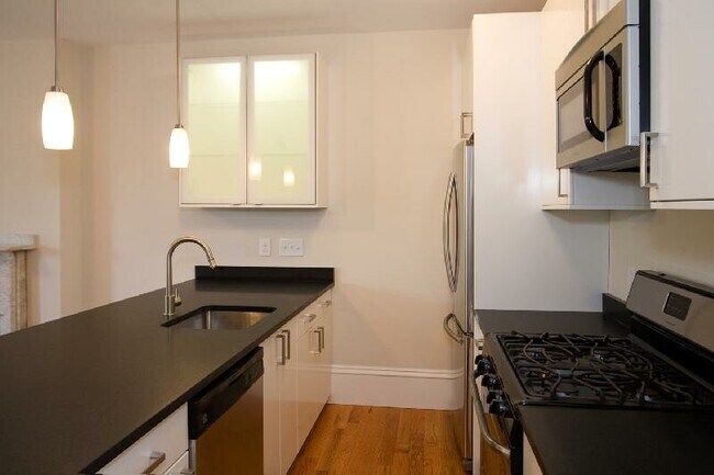 Building Photo - 658 Massachusetts Ave