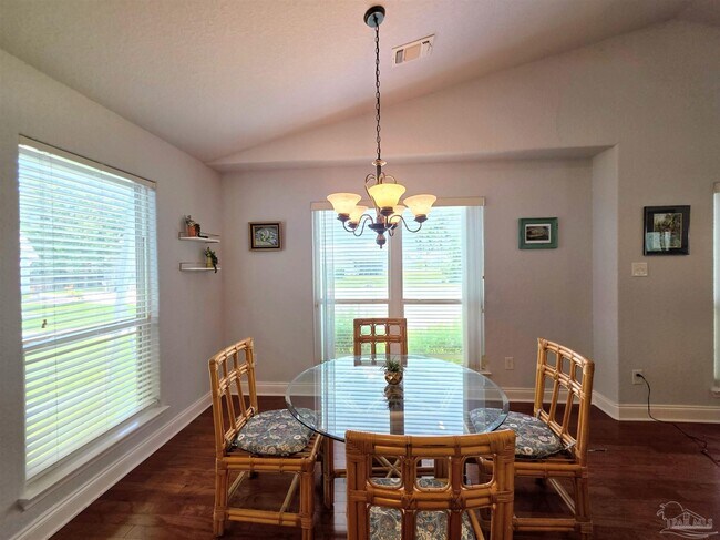 Building Photo - 949 Osprey Ct