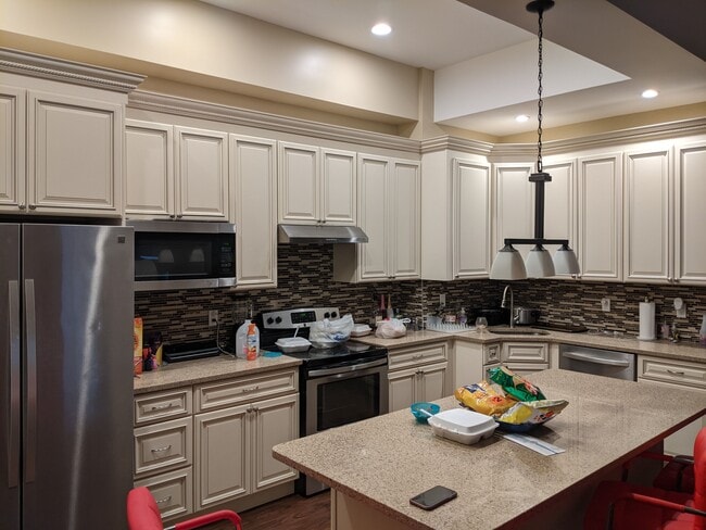 Building Photo - 111 Mulberry St