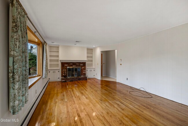 Building Photo - 167 Wood Dale Dr