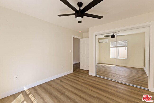 Building Photo - 340 S Ave 56