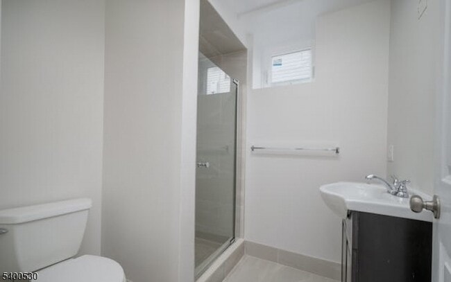 Building Photo - 16 Olyphant Pl