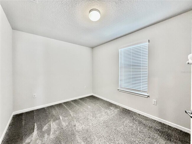 Building Photo - 19672 Shady Oak Dr