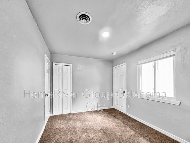 Building Photo - 1509 Hampton Rd