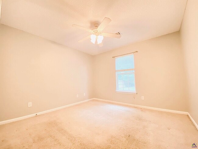 Building Photo - 202 Chimney Rock Rd