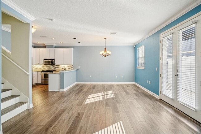 Building Photo - 502 S Albany Ave