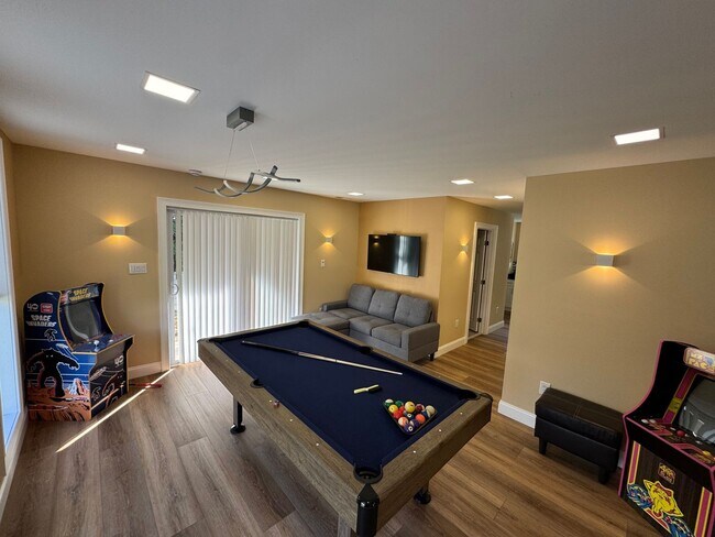 Building Photo - LUXURY!!!!!!