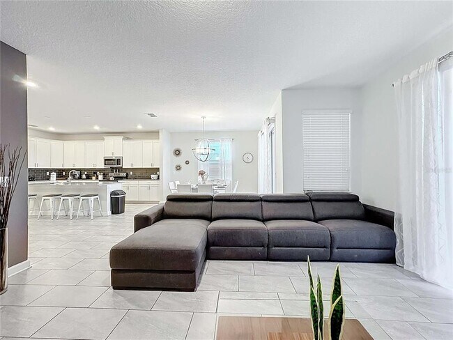 Building Photo - 1589 Flange Dr