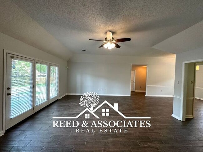 Building Photo - Renovated 3 Bedroom in Collierville!