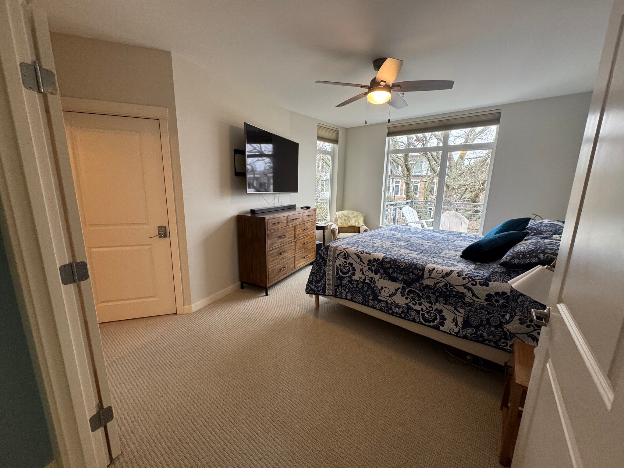 Master bedroom - 190 Harbor Sq Loop NE