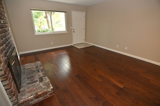 Building Photo - 1651 Cassiar Dr