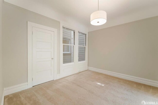 Building Photo - 928 Greenwich St