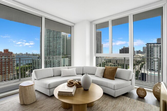Building Photo - 2000 Biscayne Blvd
