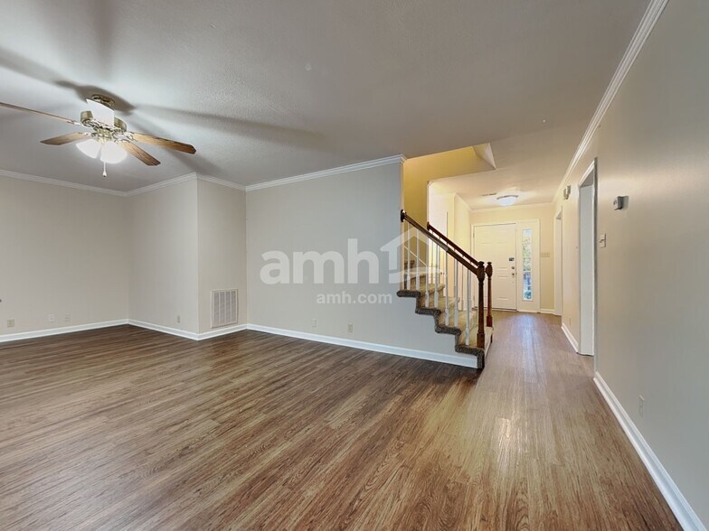 Building Photo - 1112 Oak Haven Rd