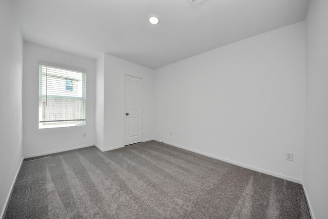 Building Photo - 10411 Birds Nest Dr