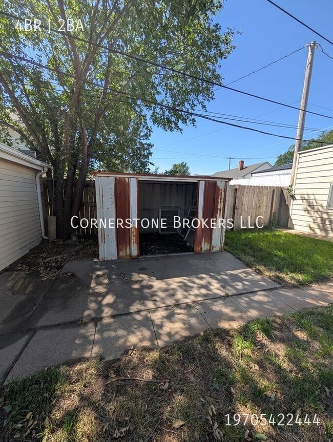 Building Photo - 509 Ensign St