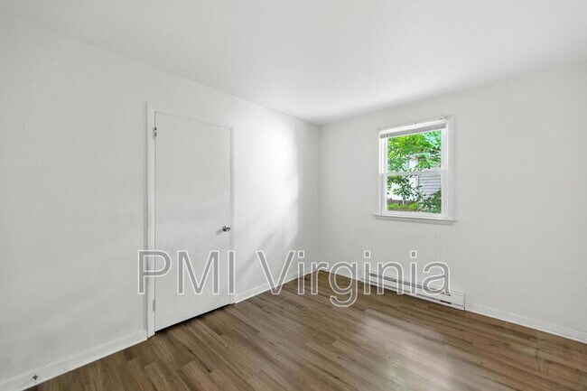 Building Photo - 3237 Verdun Ave