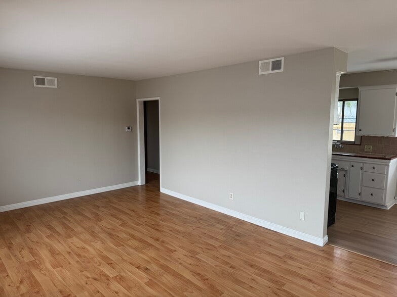 Building Photo - 2227 W Beverly Blvd