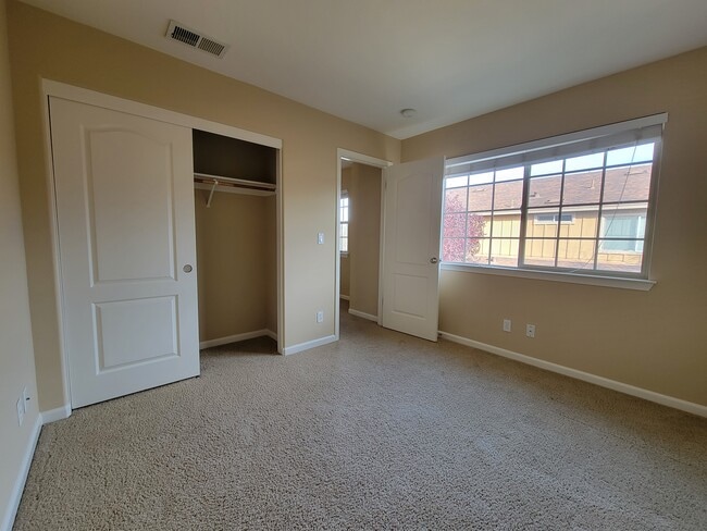 Building Photo - 2388 Vera Dr