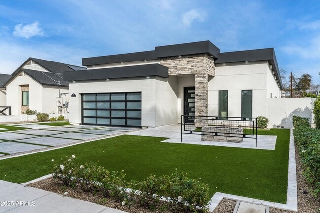 Primary Photo - 4219 N 41st Pl