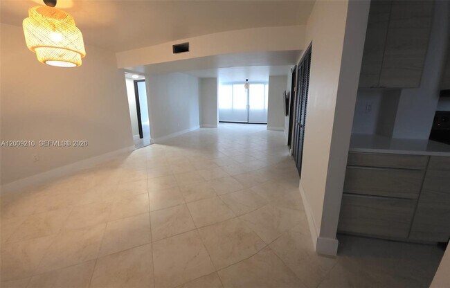 Building Photo - 250 Galen Dr