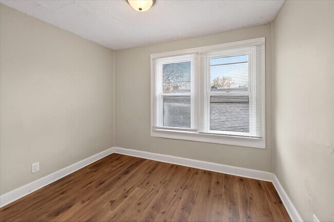 Building Photo - 508-508 Emerson Ave