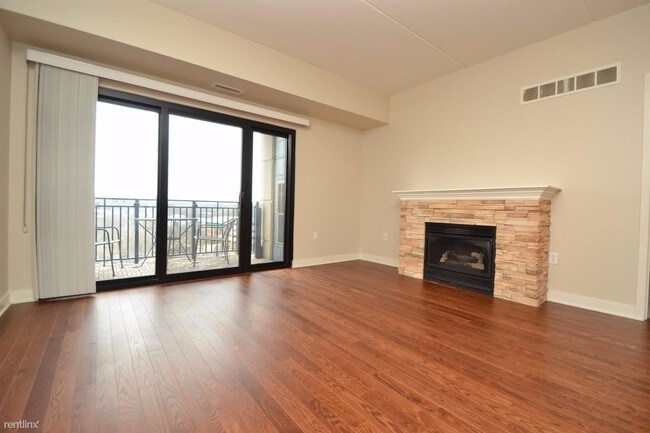 Building Photo - 2 br, 2 bath Condo - Ashley Terrace