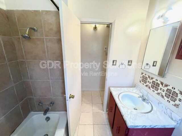 Building Photo - 2530 Veranda Rd NW