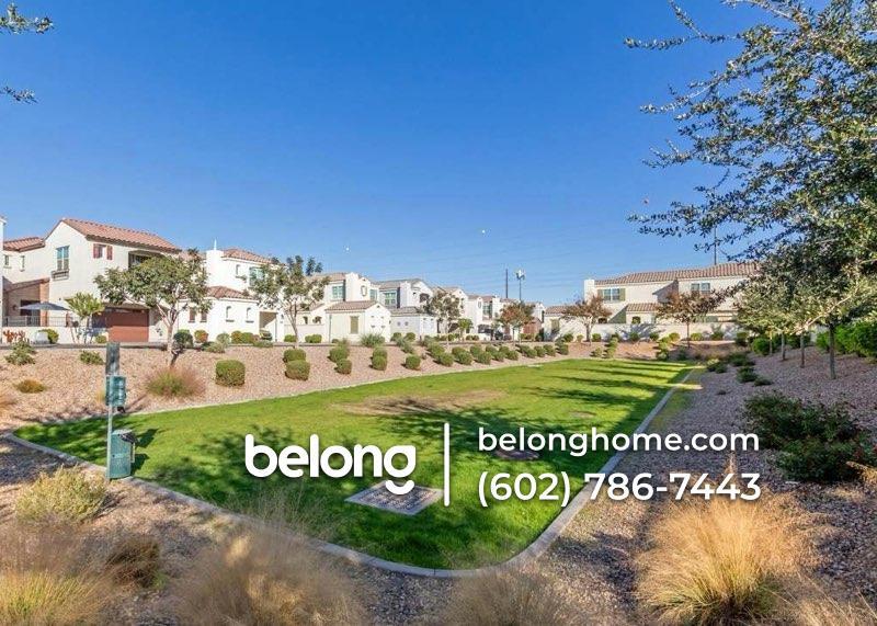 Building Photo - 221 E Balsam Dr