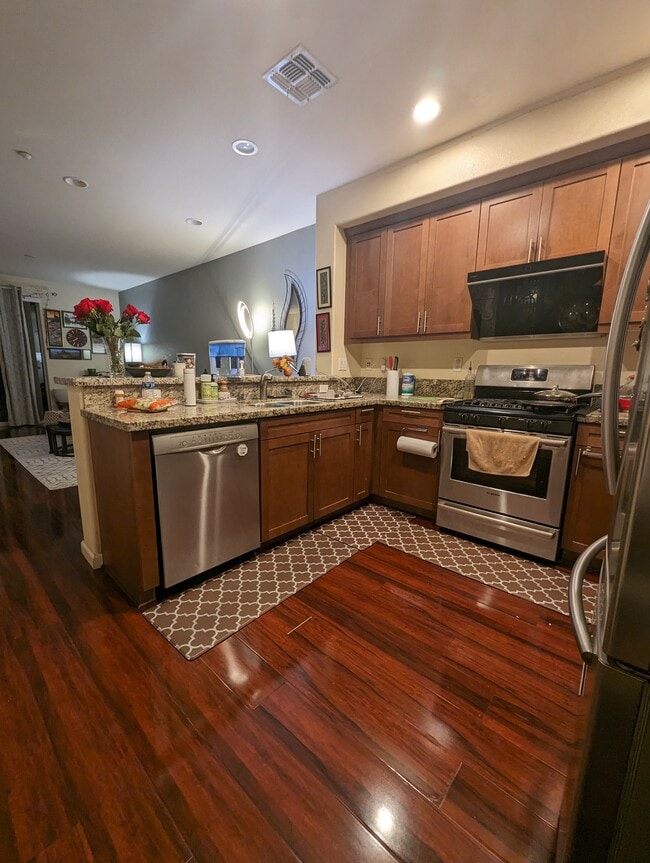 Building Photo - 764 Grandview Ter