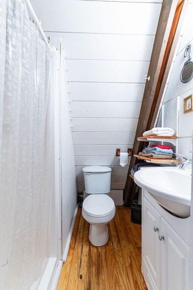 Building Photo - 614 Sanford Hollow Rd