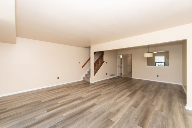 Building Photo - 118 Allens Ln