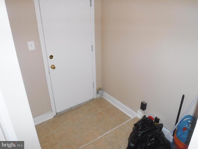 Building Photo - 540 George St