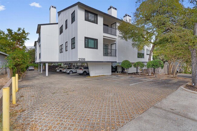 Building Photo - 2508 W 12th St