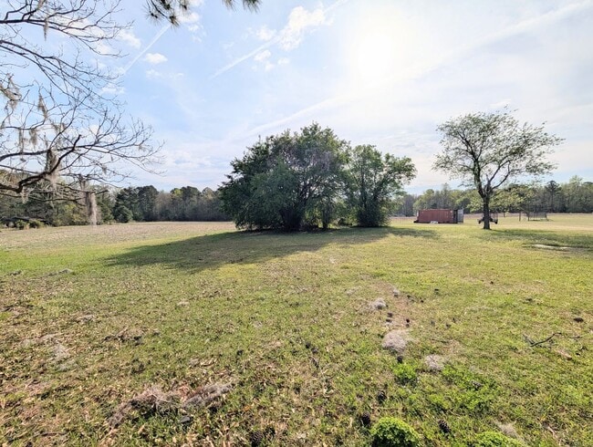 Building Photo - 6003 Sunrise Dr